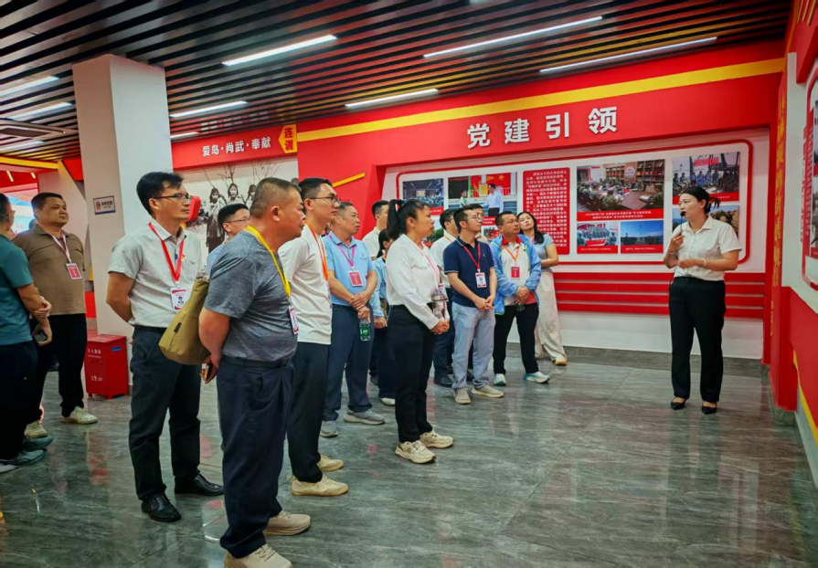不爱红装爱武装 不忘初心担使命 ——省级统筹乡科级干部进修班（第11期）赴西岛女子民兵连纪念馆开展现场教学